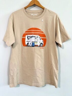 Uniqlo UT Kaiju No.8 Beige Monster Sweeper Graphic Tee Men’s Size Large